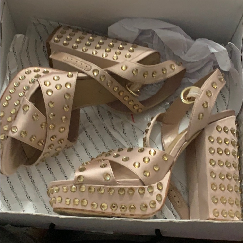 Shoes - Picture 2 of 5